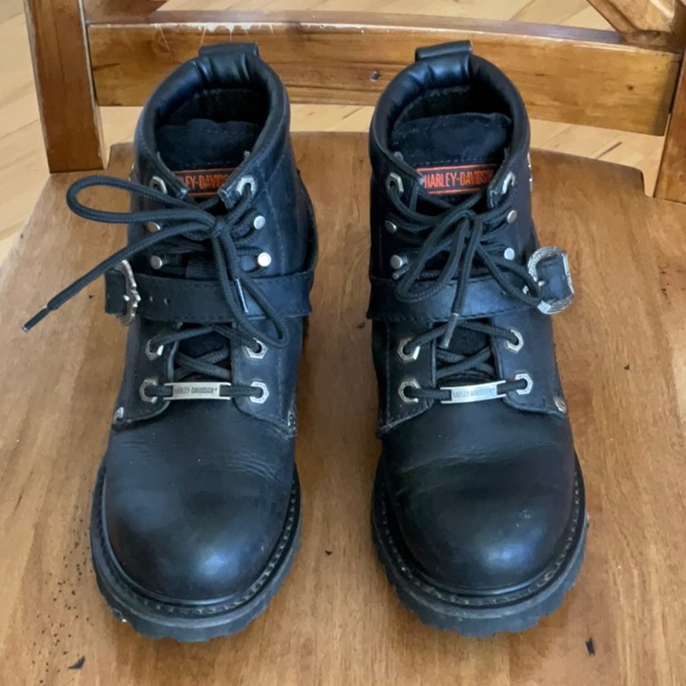 Harley Davidson riding boots. Used boot, very comfortable and cute
